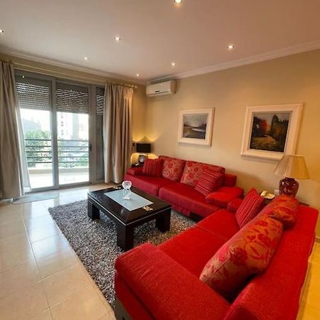 Stylish Central Apartment Tirana Buitenkant foto